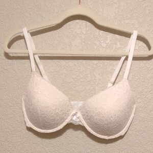 Maidenform white floral lace push up t shirt bra